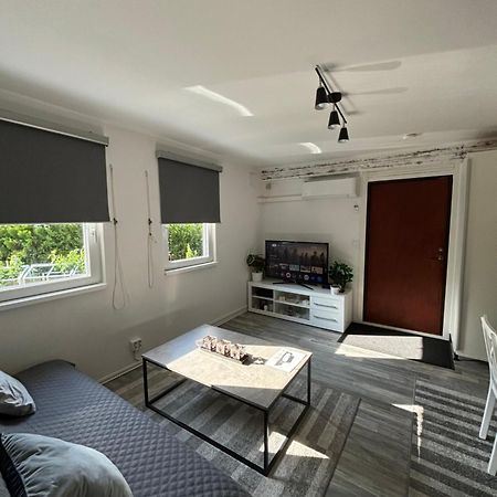 Videdal Apartment 2 Rooms - Own Entrance & Free Parking Malmo Luaran gambar
