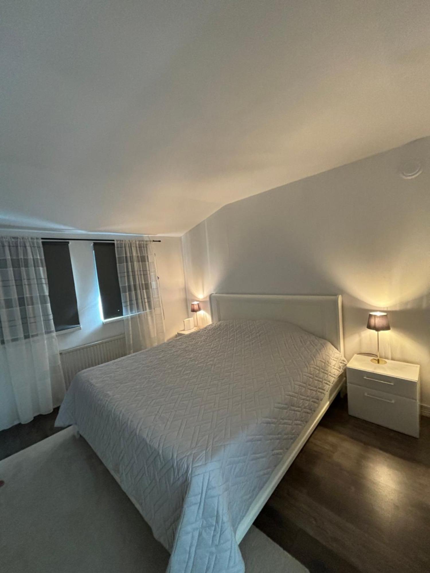 Videdal Apartment 2 Rooms - Own Entrance & Free Parking Malmo Luaran gambar