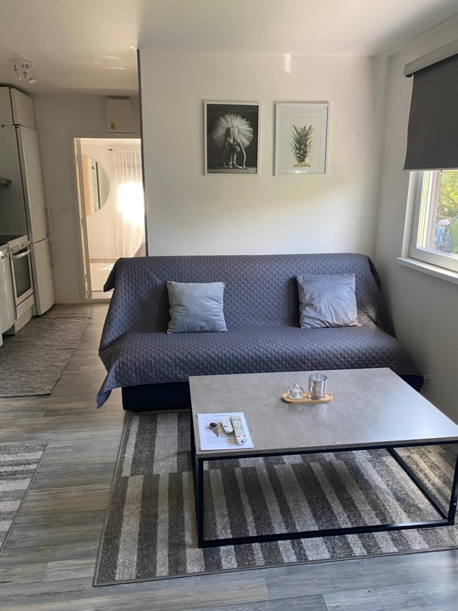 Videdal Apartment 2 Rooms - Own Entrance & Free Parking Malmo Luaran gambar