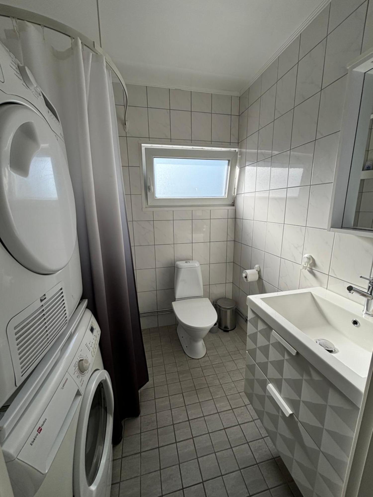 Videdal Apartment 2 Rooms - Own Entrance & Free Parking Malmo Luaran gambar