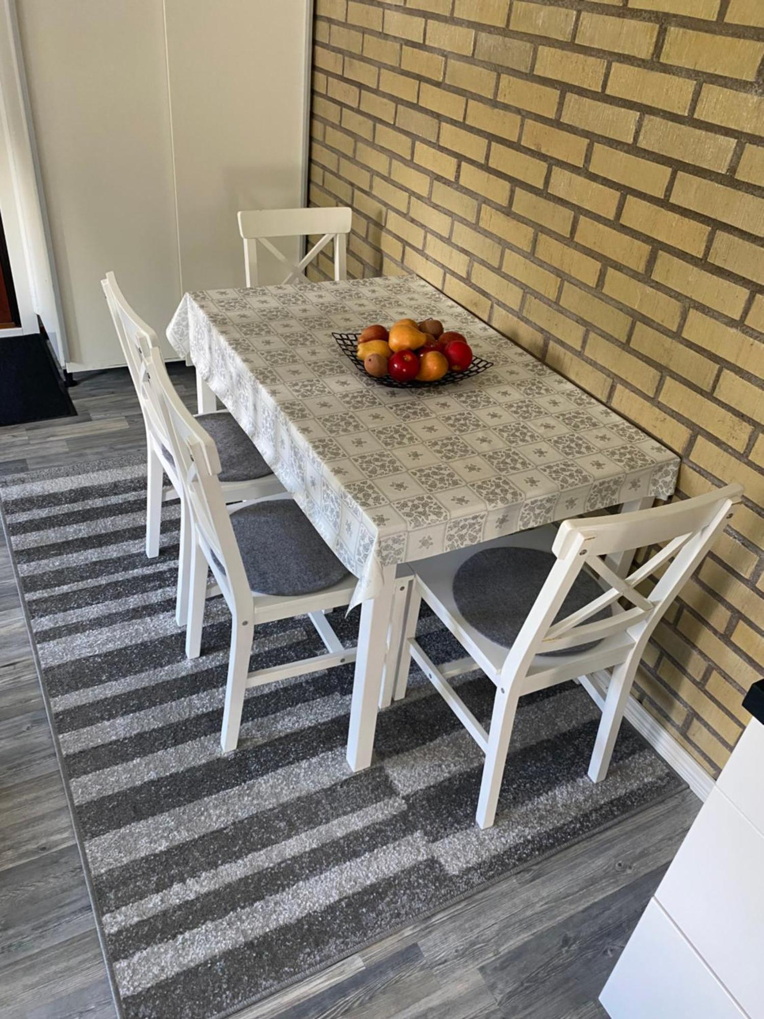 Videdal Apartment 2 Rooms - Own Entrance & Free Parking Malmo Luaran gambar