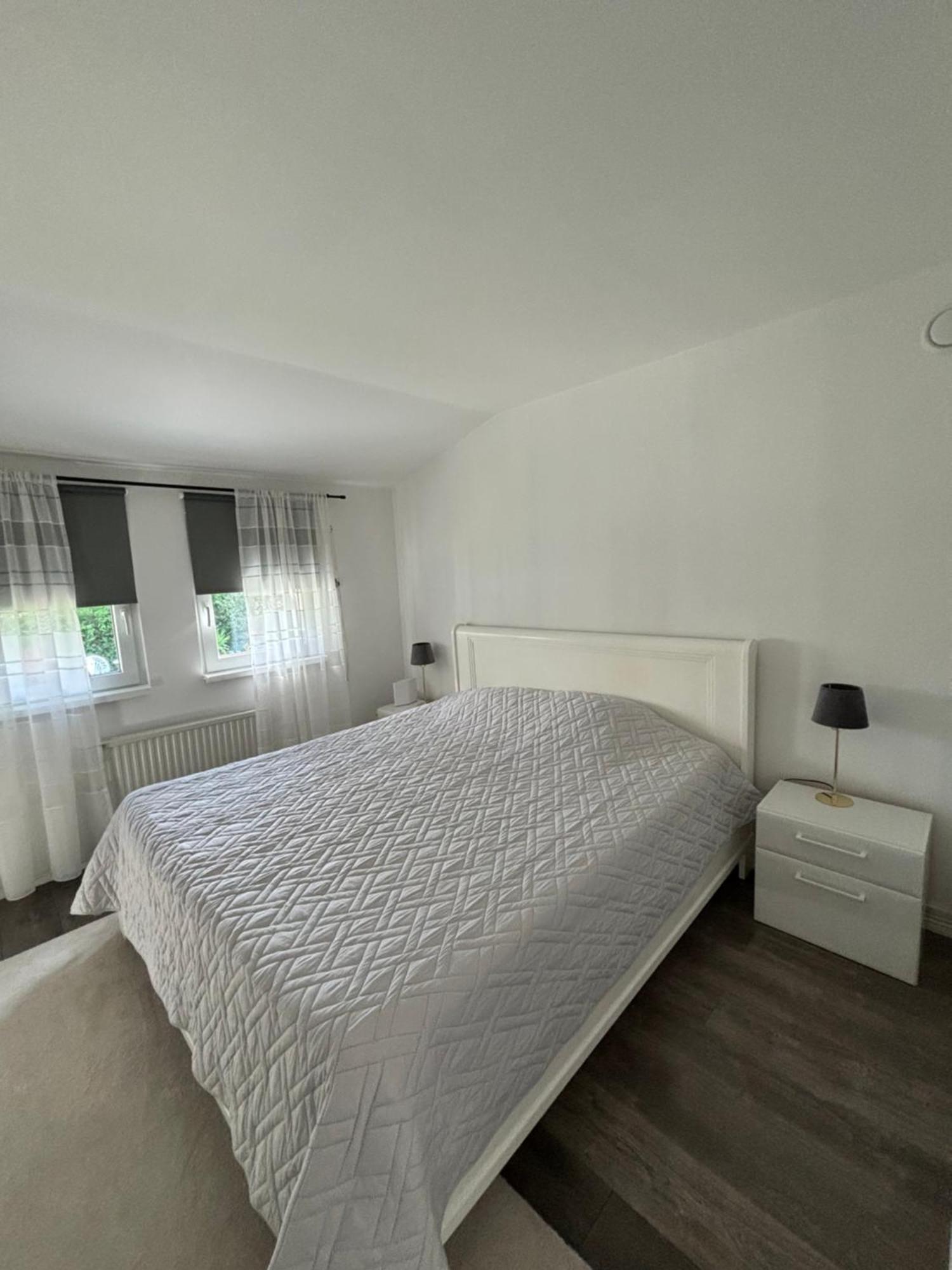 Videdal Apartment 2 Rooms - Own Entrance & Free Parking Malmo Luaran gambar